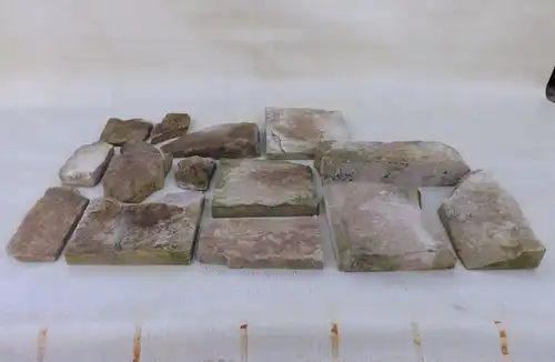 Naturstein Verblender Mauerwerk Sandstein Platten Riemchen mediterran aus alten Blöcken geschnitten