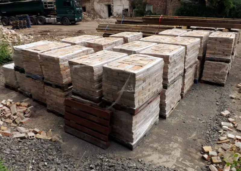 Pflastersteine Ziegelpflaster antik Backsteine Klinker Mauersteine Bodenziegel Terrasse Landhaus 3