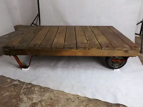 Couchtisch Loft Rollpalette Palettenrollwagen DDR Fabriklook Holztisch Kaffeetisch Industrial
