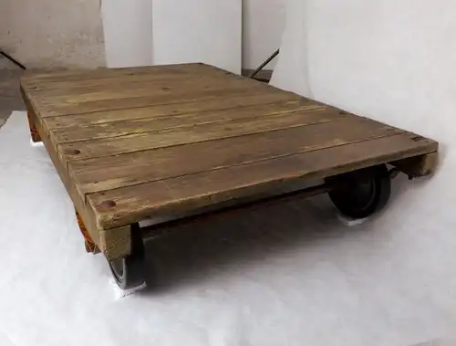 Couchtisch Loft Rollpalette Palettenrollwagen DDR Fabriklook Holztisch Kaffeetisch Industrial
