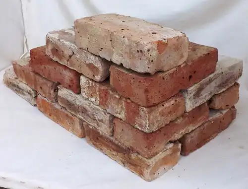 Antikziegel alte Mauersteine rustikale Ziegel Klinker Backsteine Verblender historisches Mauerwerk
