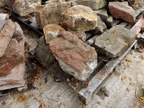 6 to Bruchstein Naturstein Porphyr Trockenmauer Gartensteine Findlinge Solitäre Dekosteine Poolumrandung
