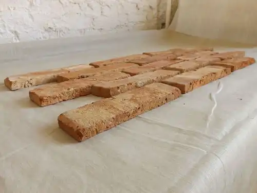 Antikriemchen alte Ziegel Riemchen Verblender Backsteine Rückbau Mauersteine rustikal Mauerwerk