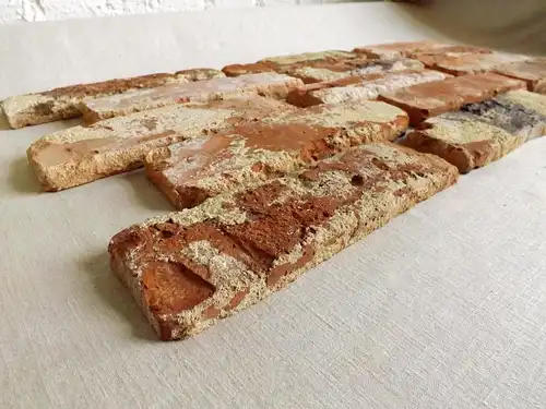Retro Wand alte Ziegel Verbender Kamin Verkleidung Ziegelverblender Spaltriemchen echte Backsteine Ziegelsteine Klinker Riemchen Backsteinwände

