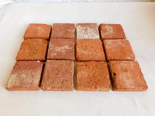 Antik Boden Ziegel Platten Fliesen Weinkeller alte Mauer Back Steine Terracotta französischer Style
