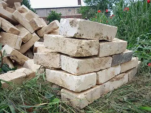 Historische Steine Reichsformat Patina Rückbau Mauer Ziegel Klinker Backsteine ökologisch günstig