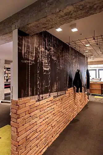 Urban mining alte Ziegel upgrade cradle to cradle upcycling Handgemacht Wände Backstein Optik