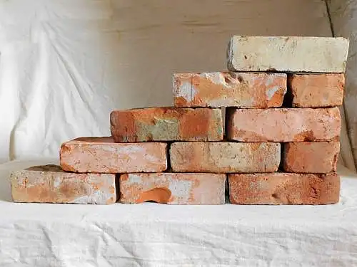 original historische Klinker Rückbau Steine rustikal Garten Gestaltung Ruinen mauer Landhaus Loft urig