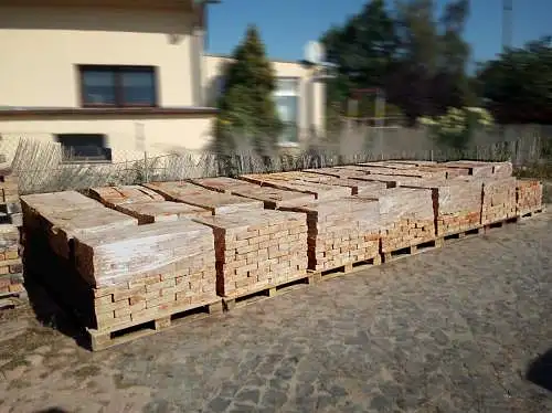 40 to LKW ab Baustelle original historische klassisch rote Ziegel steine Antik Klinker rustikal Backsteine Altziegel Rückbaustein Garten gestaltung Ruinen mauer Loft used look Landhaus 