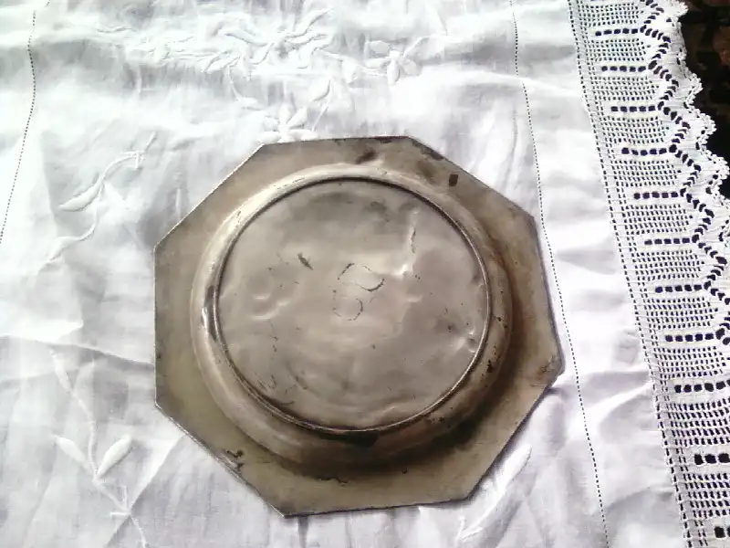 Teller, Silberzinn, Rand vergoldet, Frauengesicht, Blumen, 8-eckig. 4