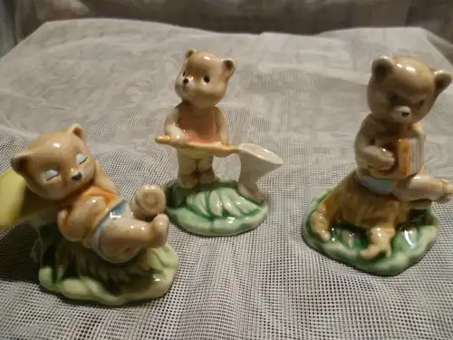 Steiff ??Hummel ?? oder in der Art Goebel Vintage 3 Stück Bären wohl 1960/70 Jahre alle aus meiner Vitrine H : 7 cm L: bis 8 cm