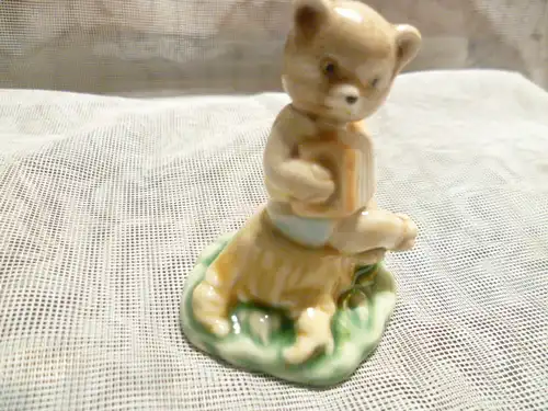 Steiff ??Hummel ?? oder in der Art Goebel Vintage 3 Stück Bären wohl 1960/70 Jahre alle aus meiner Vitrine H : 7 cm L: bis 8 cm