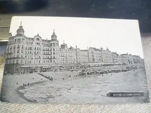 Ostende ; .Foto Les Grandes Hotels an der Küste  gelaufen um 1915
