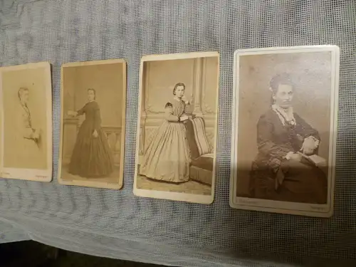 Konvolut 4 Portraitfotos aus  verschiedenen Stuttgarter Studios Maße: 6,5 cm X 10 cm