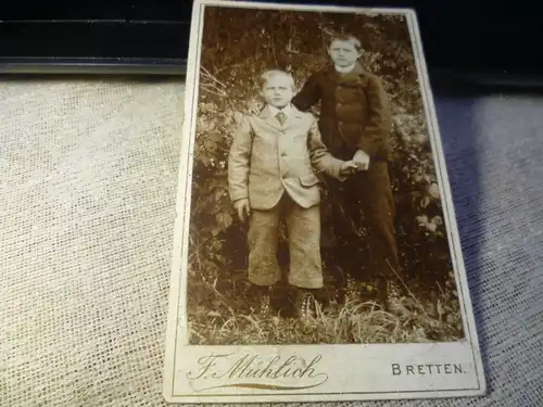 Bretten : Kinderfoto von 2 Brüdern um 191o Atelier F. Mühlich Bretten