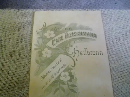 Heilbronn Clarastrasse 2   :   kleines Mädchen um 191o Atelier Carl Fleischmann Clarastr.2  Stuttgart  