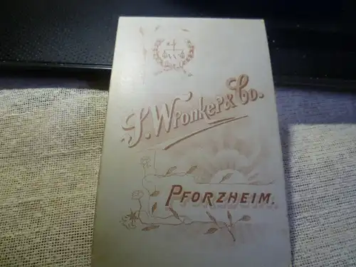 Pforzheim Wronker & Co. :kleines Mädchen nein ein kleiner Junge er hat ...  um 1900 Atelier Visitenkarten Foto