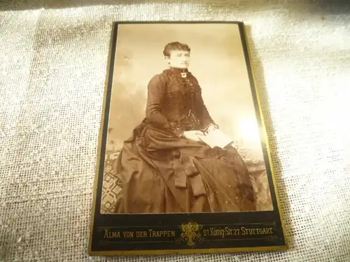 Stuttgart  Atelier Alma von der Trappen 1849-1923 Königstr.27 :  Edle Dame der Gesellschaft  um 1890 
