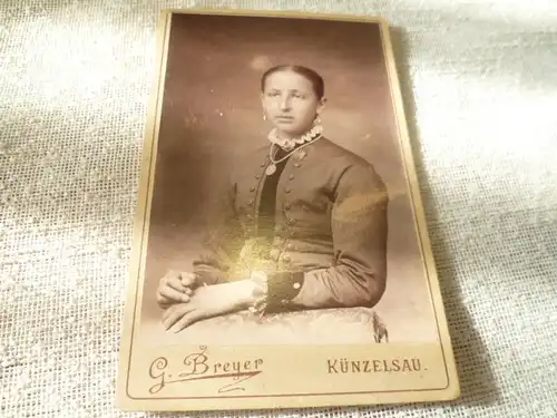 Künselsau  Atelier  Fotografie G. Breyer, Künzelsau, Portrait  Edle Dame der Gesellschaft  um 1890 