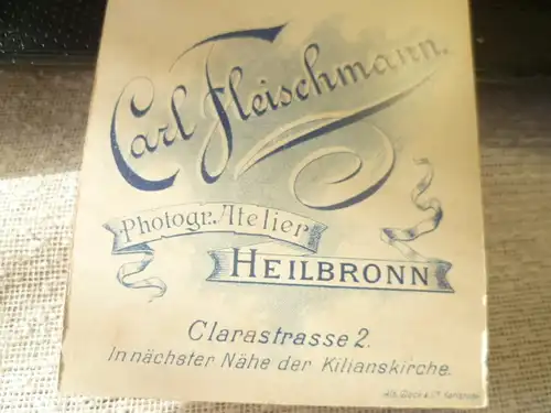 Heilbronn Clarastrasse 2   :   Junge Frau im Sonntagskleid um 1900 Atelier Carl Fleischmann Clarastr.2 HN  Visitenkarten Foto