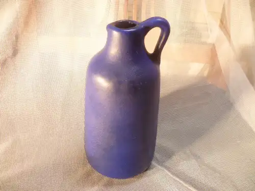 1 Marei ceramic vase steel blue glaze. Ground mark 106 16 Height: 16.5 cm