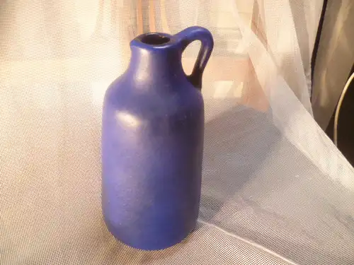 1 Marei ceramic vase steel blue glaze. Ground mark 106 16 Height: 16.5 cm