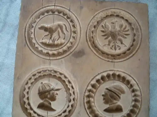 Spekulatius oder Figurenmodel: Bäckerkopf, Jockeykopf, Marder , Jagdhund , Hahn fein geschnitzt! Provenienz Bäckerei in Bretten