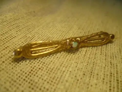 Gold 375 Opal brooch Austria Hungarian Monarchy around 1880 Art Nouveau