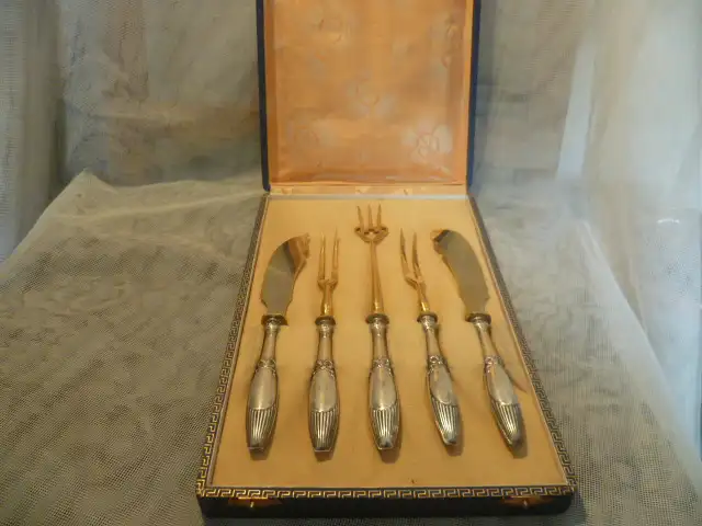 Art Nouveau serving cutlery cheese silver 800 blades etc.24 carat gold plated Stuttgart Jeweler Julius Belz around 1890-1910 showcases state 0