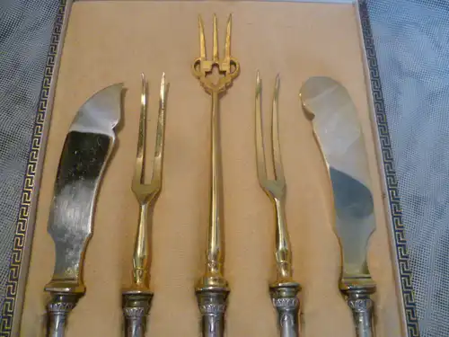 Art Nouveau serving cutlery cheese silver 800 blades etc.24 carat gold plated Stuttgart Jeweler Julius Belz around 1890-1910 showcases state
