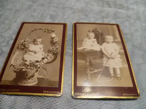 Crailsheimer Atelier 2 Kinderfotos auf Bakelitplatte wiedergegeben um 1900 entstanden  Maße: 10,5cm x 6,5 cm