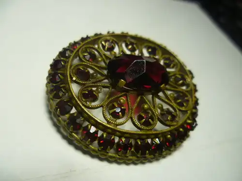Magnificent dark red garnet 42 round grenades each of 0.10 carat = 4.2 carat,around 1850 Austria