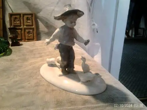 Duck herder" porcelain floor number 7210 Metzler & Orloff Art Deco 1920.40 from my showcase Dimensions: 16cmX 15cm