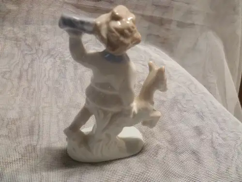 Goebel Goebel?Ziegen Mädchen Porzellanfigur H: 12 cm