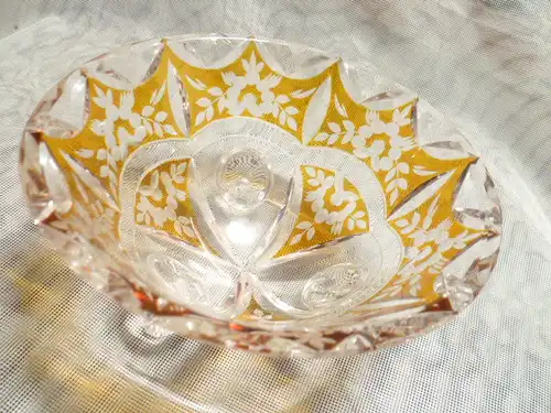 Böhmische Kristall Glasschale Blütenschliff aus den 1950 Jahre aus meiner Vitrine Durchmesser : 16 cm Höhe 9 cm
