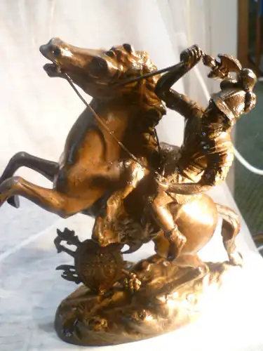 Historismus Gründerzeit Adeliger Reiter hoch z Ross Zinkgussfigur auf ovaler Grundplatte mit Wappenkartusche , wohl Hohenlohe um 1880