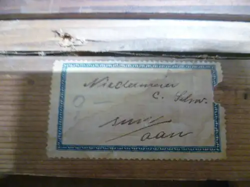 Anton Windmaier 1840 Pfarrkirchen-1896 München"Schloss Emming bei 84347 Eresing , unter mit rotem Regenschirm spazierendesPärchen