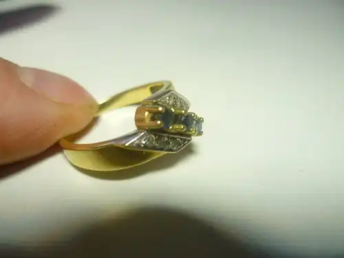 Gold 750 Brilliant Saphir Ring Vintage  Brilliant Ring Gelbgold 750 um 1960 -70 gefasßtt6 Brilliant je 0,03= o0,1Karat 3 Saphire