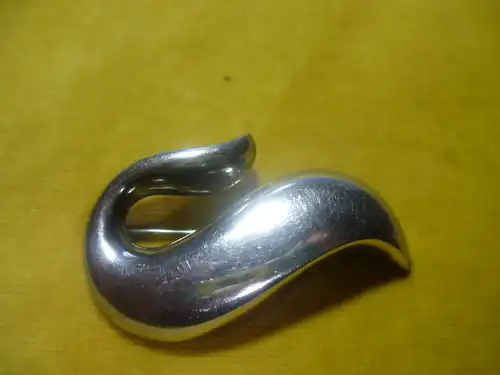 Sternzeichen Fisch Designer Brosche  "Bayanihan " Silber 925  in der Art eines Wales oder eines Delphine