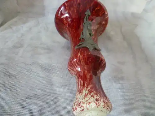 WMF Ikora  Karneol Rotglas Vase Karneolglas Vase um 1920, Böhmen, weißes Opalglas farblos überfangen und formgeblasen