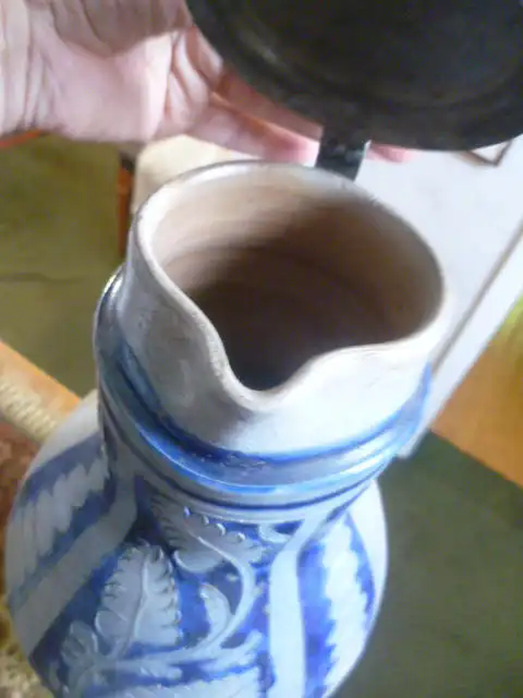 Westerwälder Mittelfranken Ritzkanne Meisterstempel Ernst Schlosser 91522 Ansbach um 1870 später 1901 Porzellaneinlage Sinnspruch datiert 4