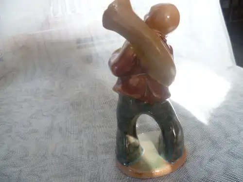 Urbach Ditmar Keramik Figur " Tubaspieler " aus der Art Deko Zeit  1930 Jahre am Boden signiert? Sockel Nr.: 22112