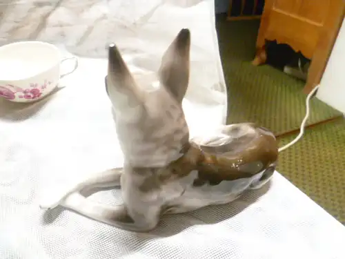 Professor Theodor Körner Entwurf ?  walbrzych porzellan Schäferhund liegend aus meiner Vitrine  Maße: 18,5 cm x 12,5 cm