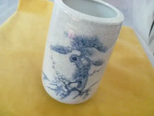 Vase Blaumalerei Paradiesgarten China um 1920/30 gemarkt Höhe: 13,5cm Vitrinenstück Ab 70Euro Warenwert kostenlose Zugabe!!