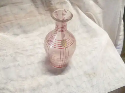 Bohemia Crystalex Kristall Vase Czechoslovakia Hand Made Vintage aus den 1930 Jahren Hand bemaltes geometrisches Dekor in KIrschrot