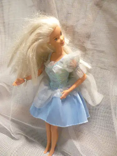 Barbie Körper mit Drehtaille , Body in weiß , blond, straight Leg, Augen und Wimpern handbemalt? Ohrringe und Armreif! Gala oder Coctail Kleidung