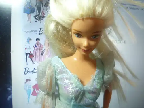Barbie Körper mit Drehtaille , Body in weiß , blond, straight Leg, Augen und Wimpern handbemalt? Ohrringe und Armreif! Gala oder Coctail Kleidung