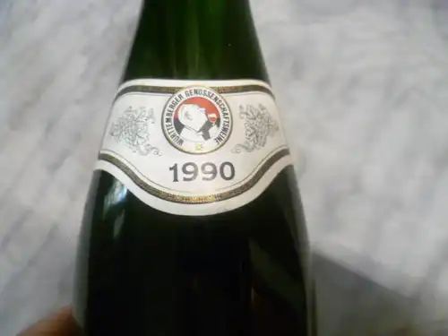 Schwaigener Grafenberg Riesling Kabinett Q Wein +Prädikat 1990 Habe Waths App und Skype Das ist absoluter Wahnsinn im Glas