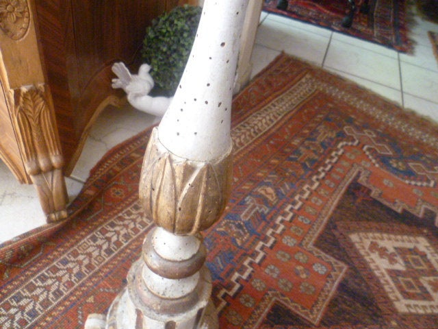 Holz gefasster Altarleuchter um 1780 aus Meersburg Provenienz Südd