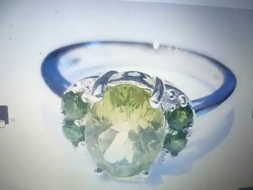 Ring besetzt mit Peridot und Chromdiopsid massiv in 925 Silber gefertigt! Aus den 1990 Jahren ein Hingucker !